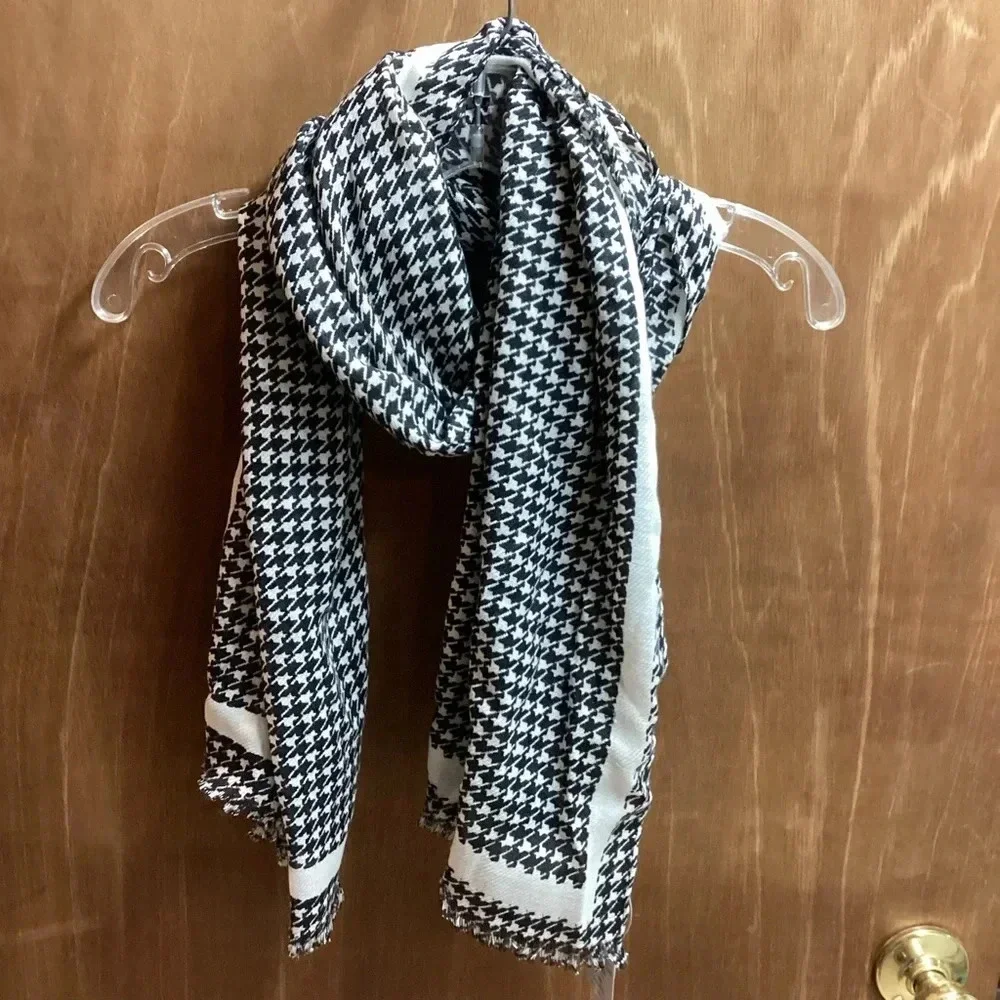 Lands End houndstooth scarf